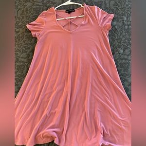Dusty rose comfortable dress. Size medium, true to size, in excellent condition.